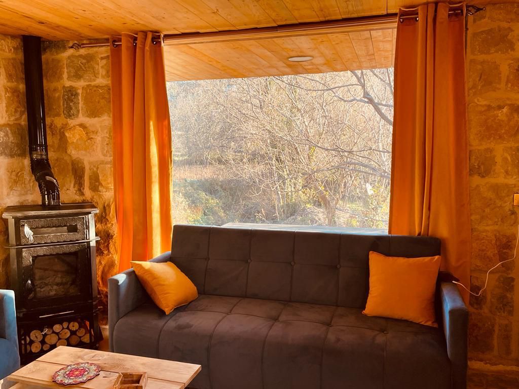 Guesthouse by the River – Fraidis