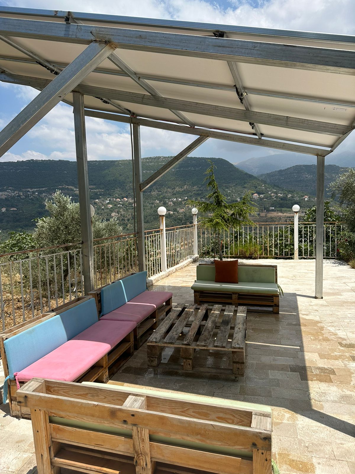 Chalet with Private Pool – Mazraat al Chouf