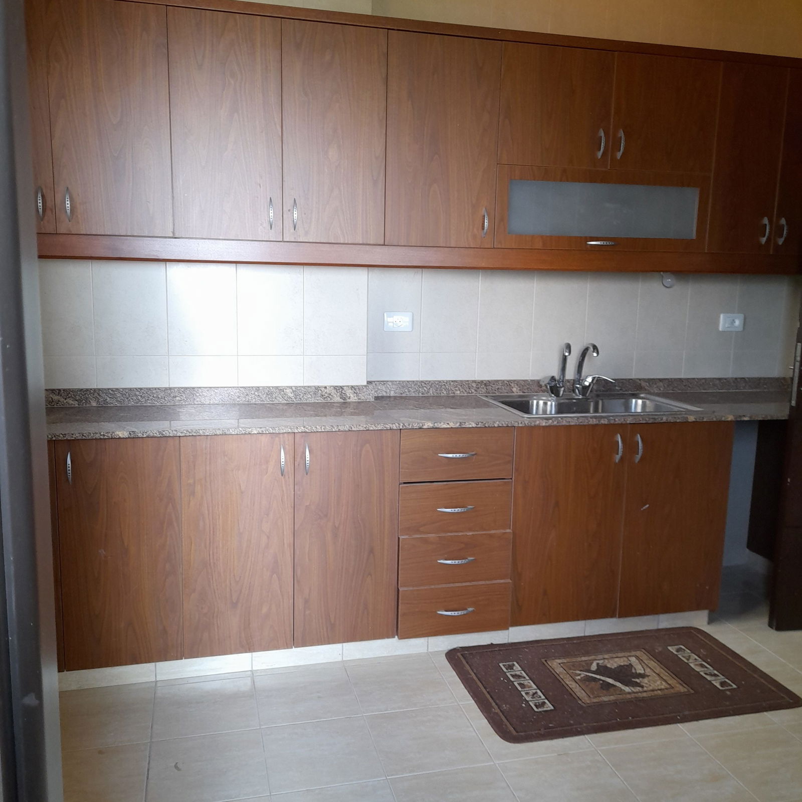 Third Floor Apartment in a Building – Mtein, Zaarour