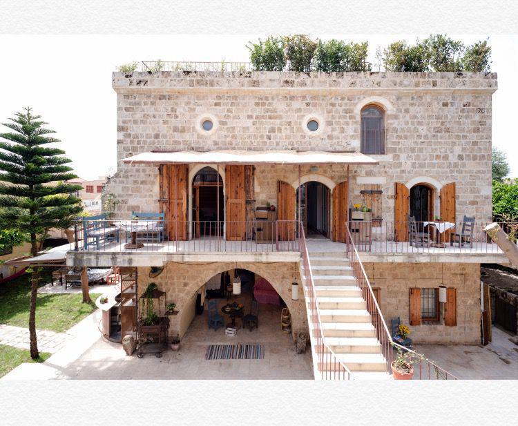 Orange blossom Suite in a Guesthouse – Jbeil