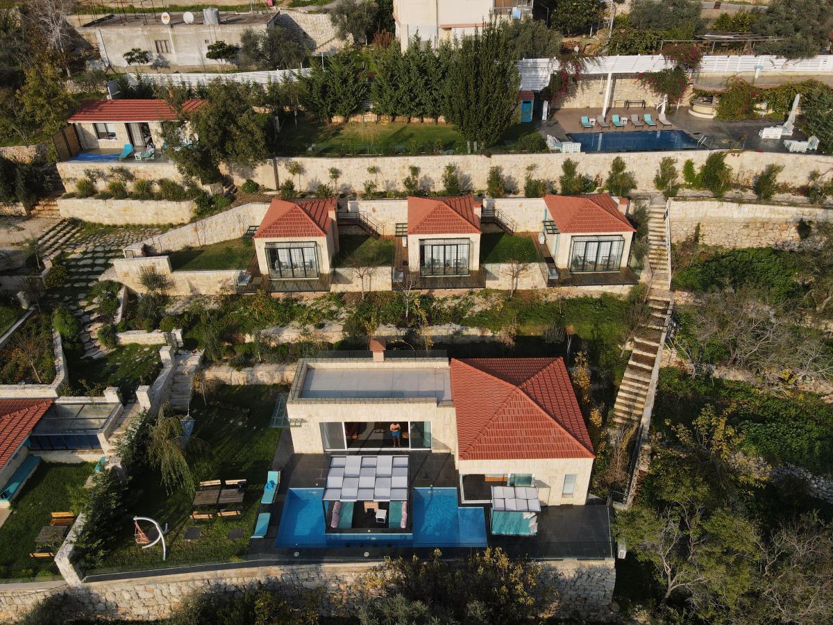 Dahlia Chalet in a Resort – Fatre, Jbeil