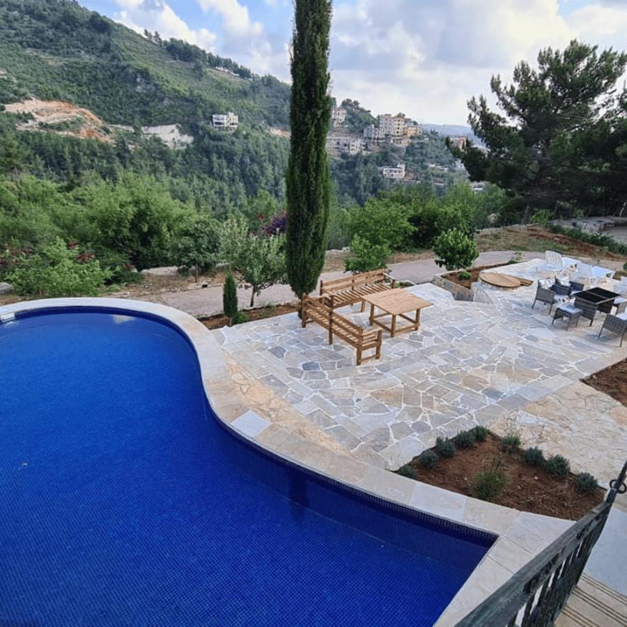 Villa with four bedrooms and two Pools – Al Burjen, Chouf