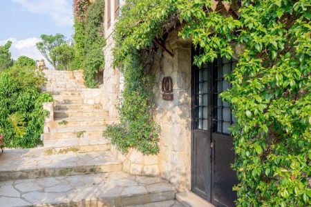 بيت على راس الجبل ببيت ضيافة – معاصر بيت الدين, الشوف