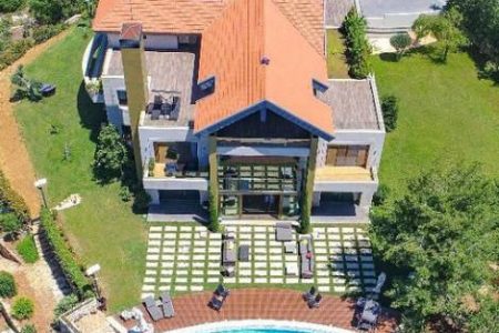 Luxurious Villa – Kaifoun