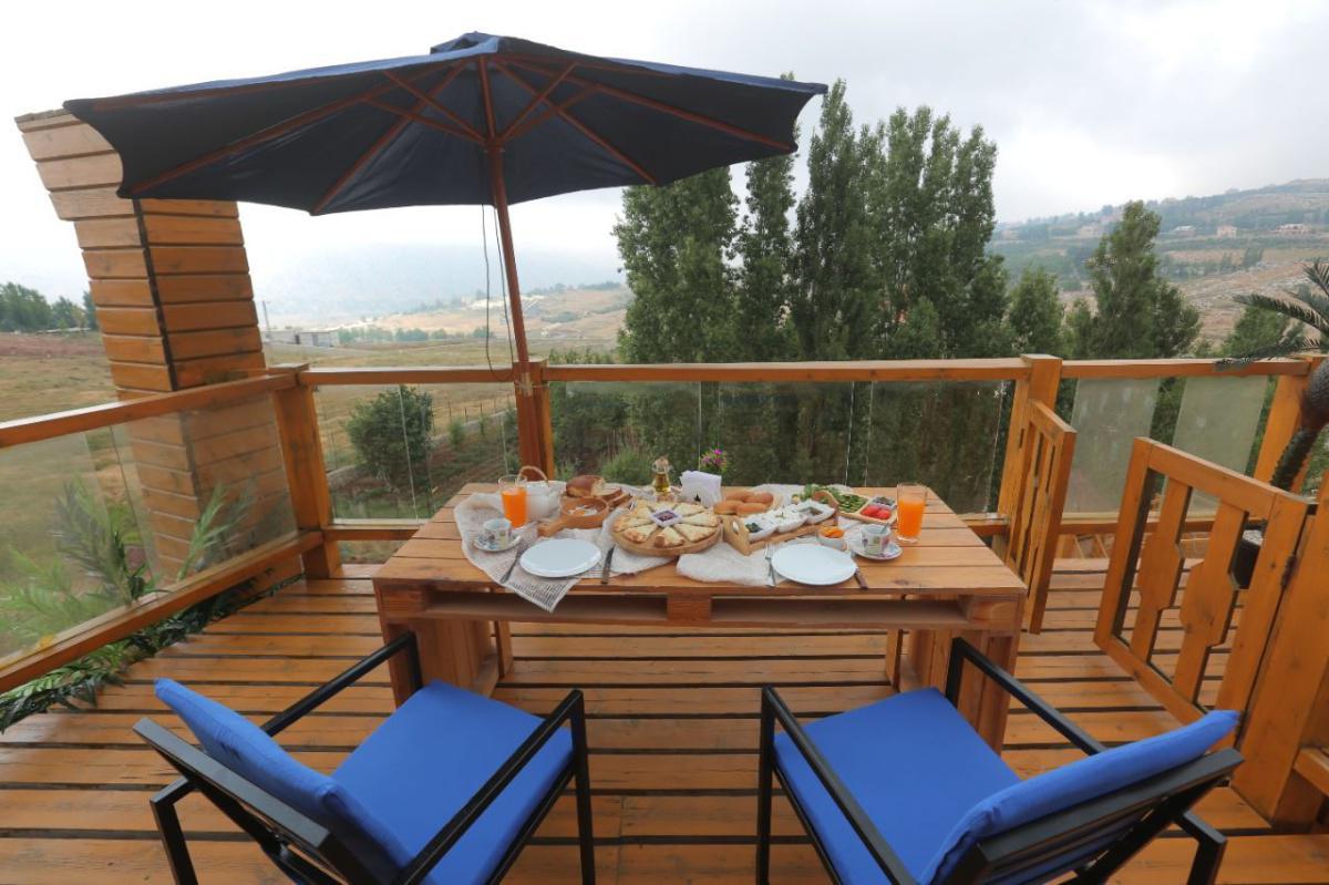 Chalet Alpes in a Resort – Laqlouq, Jbeil