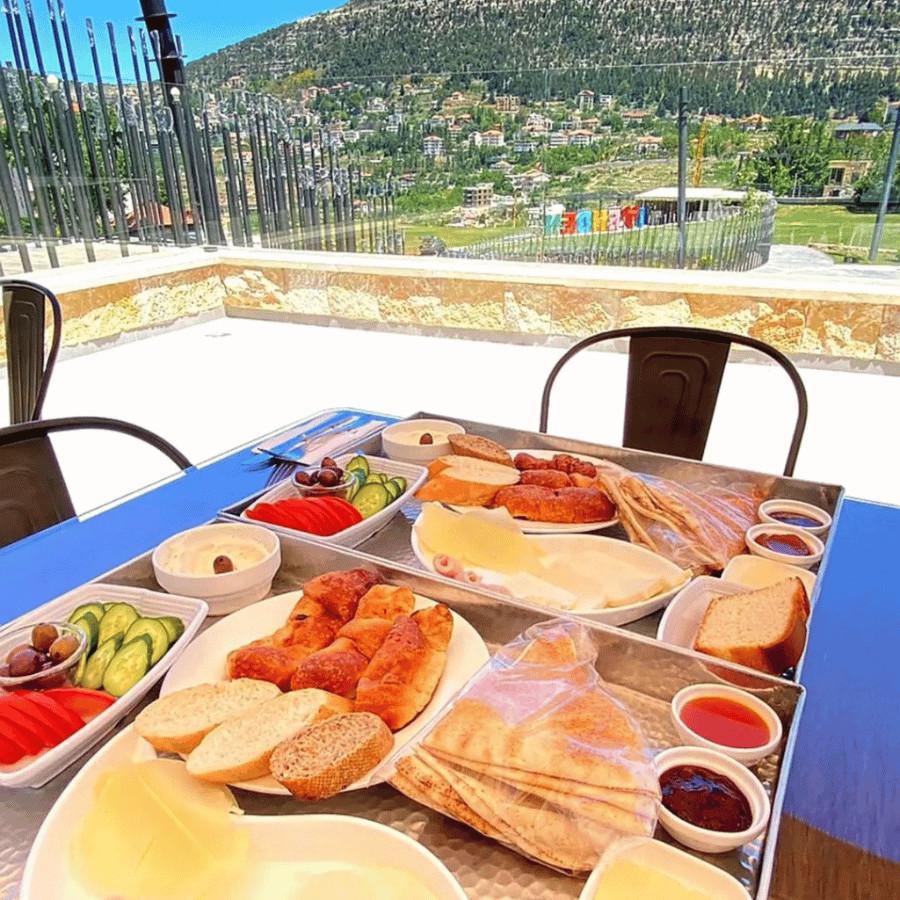 Luxurious Hotel – Ehden