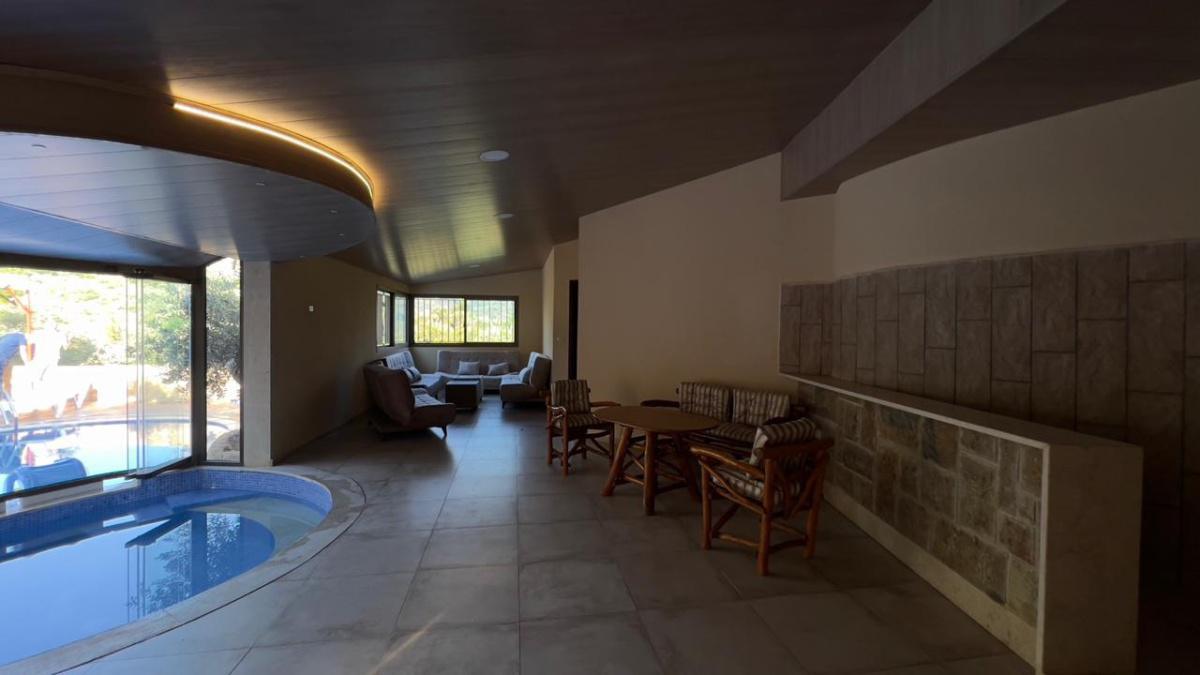 Chalets with Pools – Kfarmatta