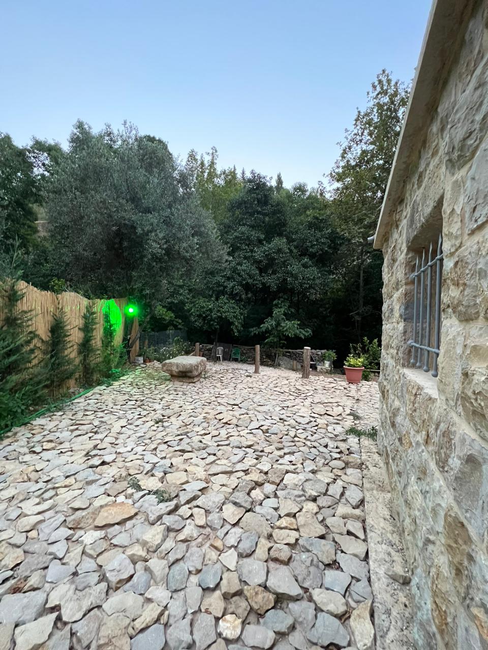 Stone Guesthouse with River Access – Jdeideh, El Chouf