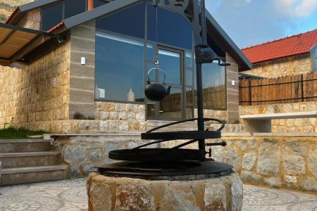 Ourea Chalet with Private Pool – Louaizeh, Jezzine