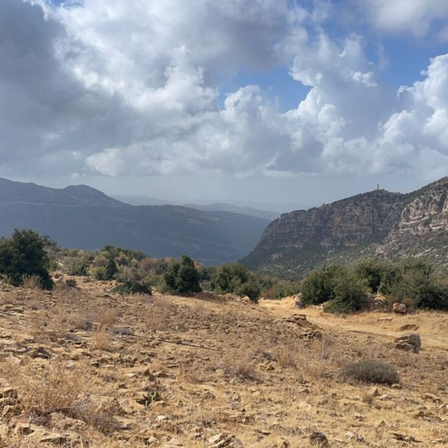 Hike in Niha