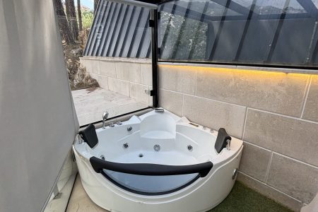 A-shaped Bungalow with Outdoor Jacuzzi- Douma