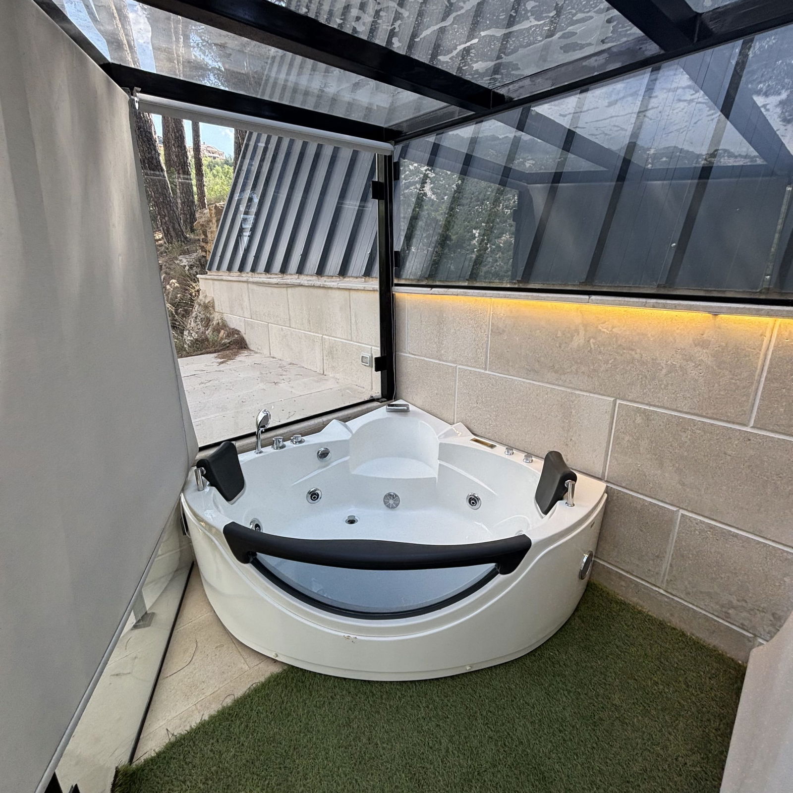 A-shaped Bungalow with Outdoor Jacuzzi- Douma
