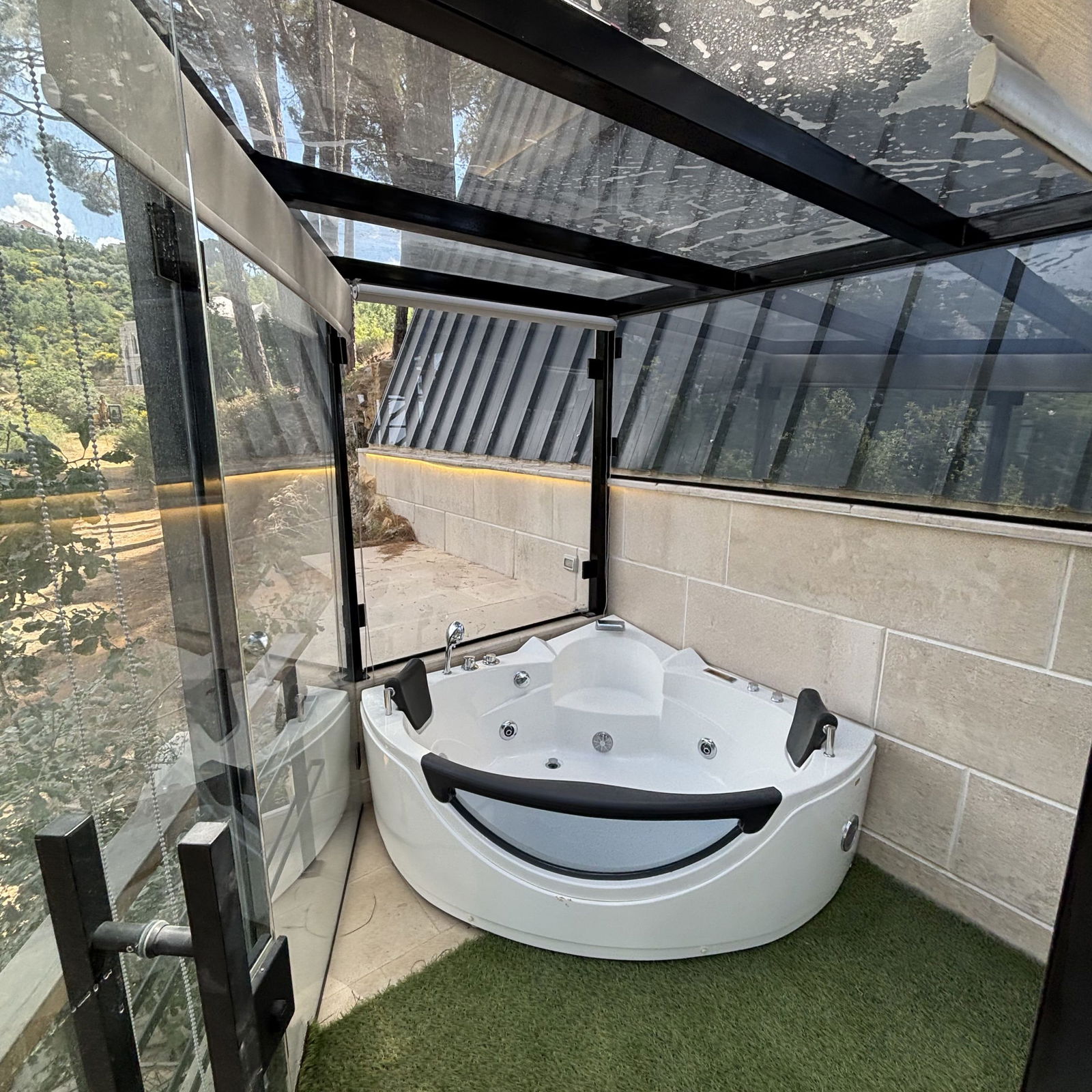 A-shaped Bungalow with Outdoor Jacuzzi- Douma