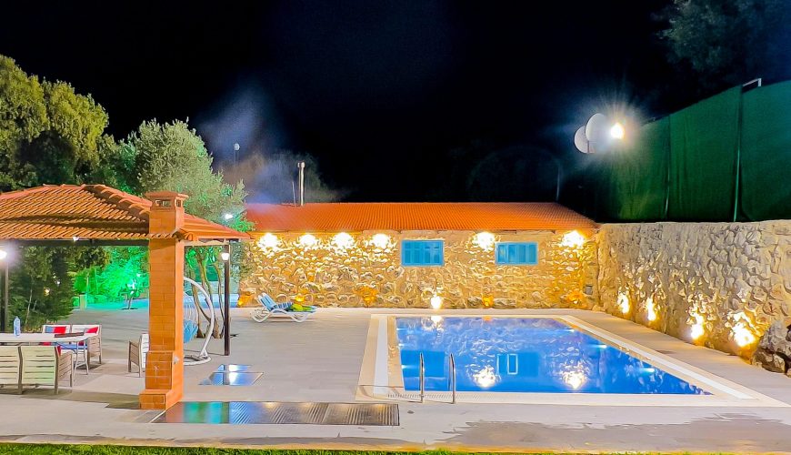 شاليه مع مسبح خاص – سجد, جزين