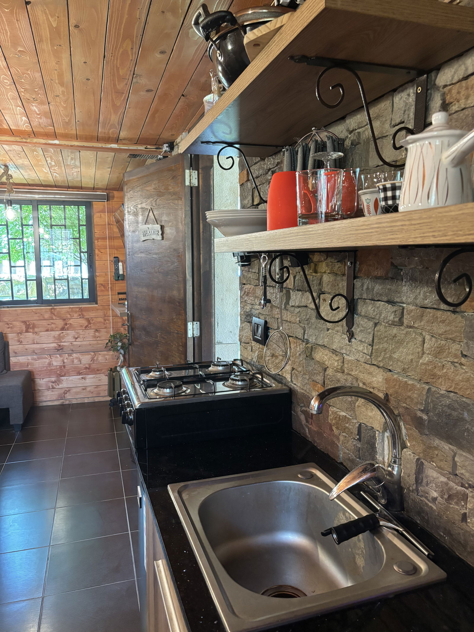 Stone Cabin – El Mtein