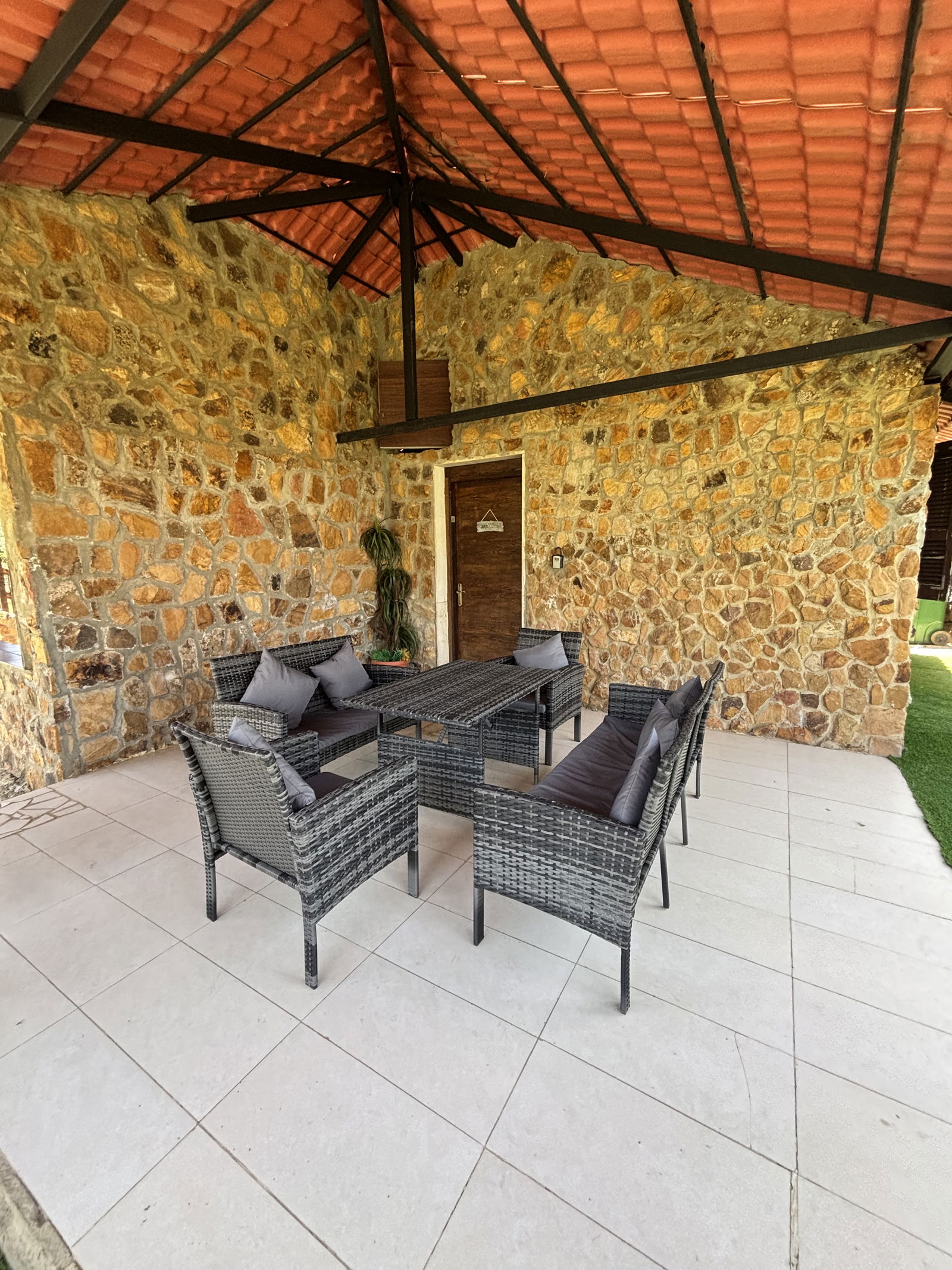 Stone Cabin – El Mtein