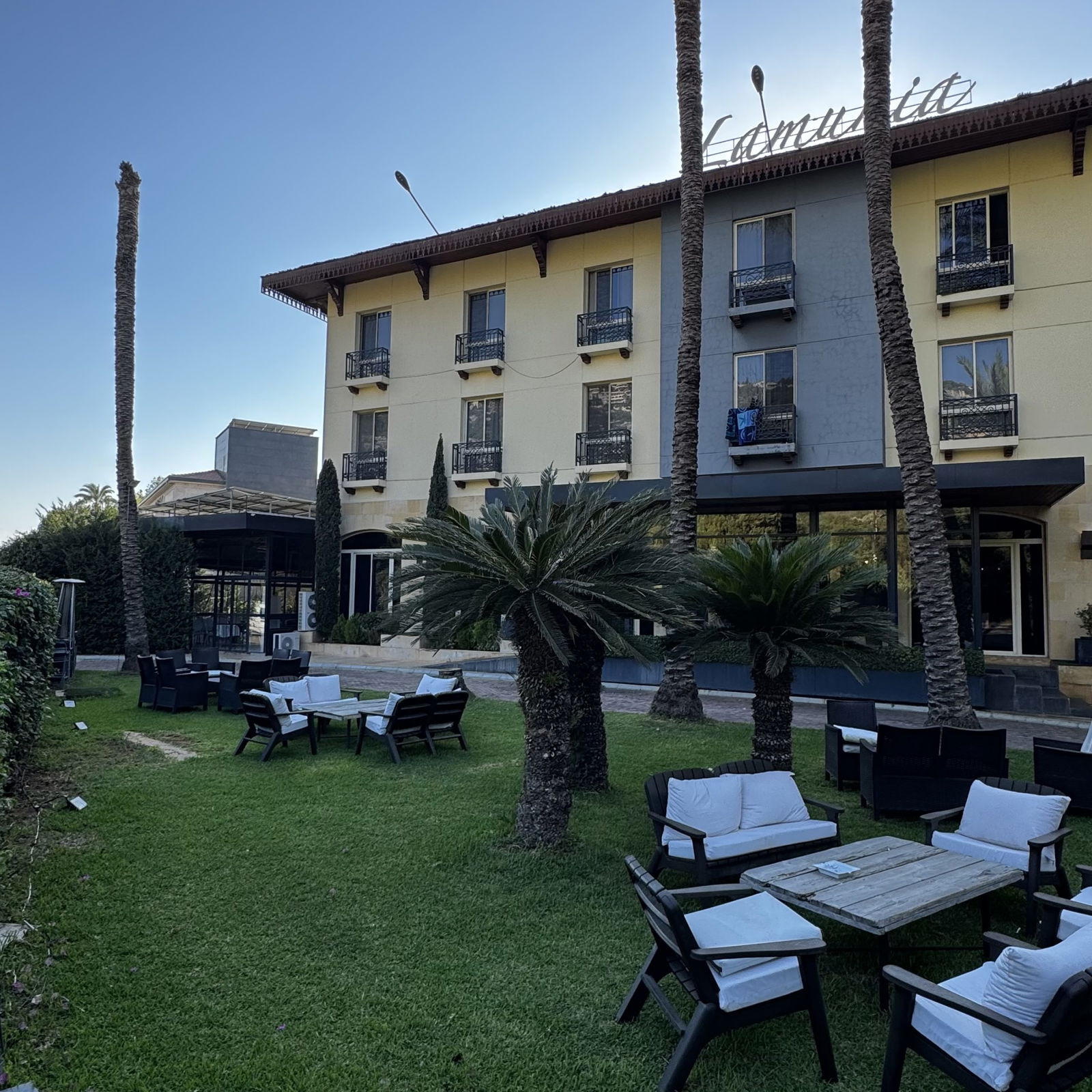 Hotel – Qalamoun, Tripoli
