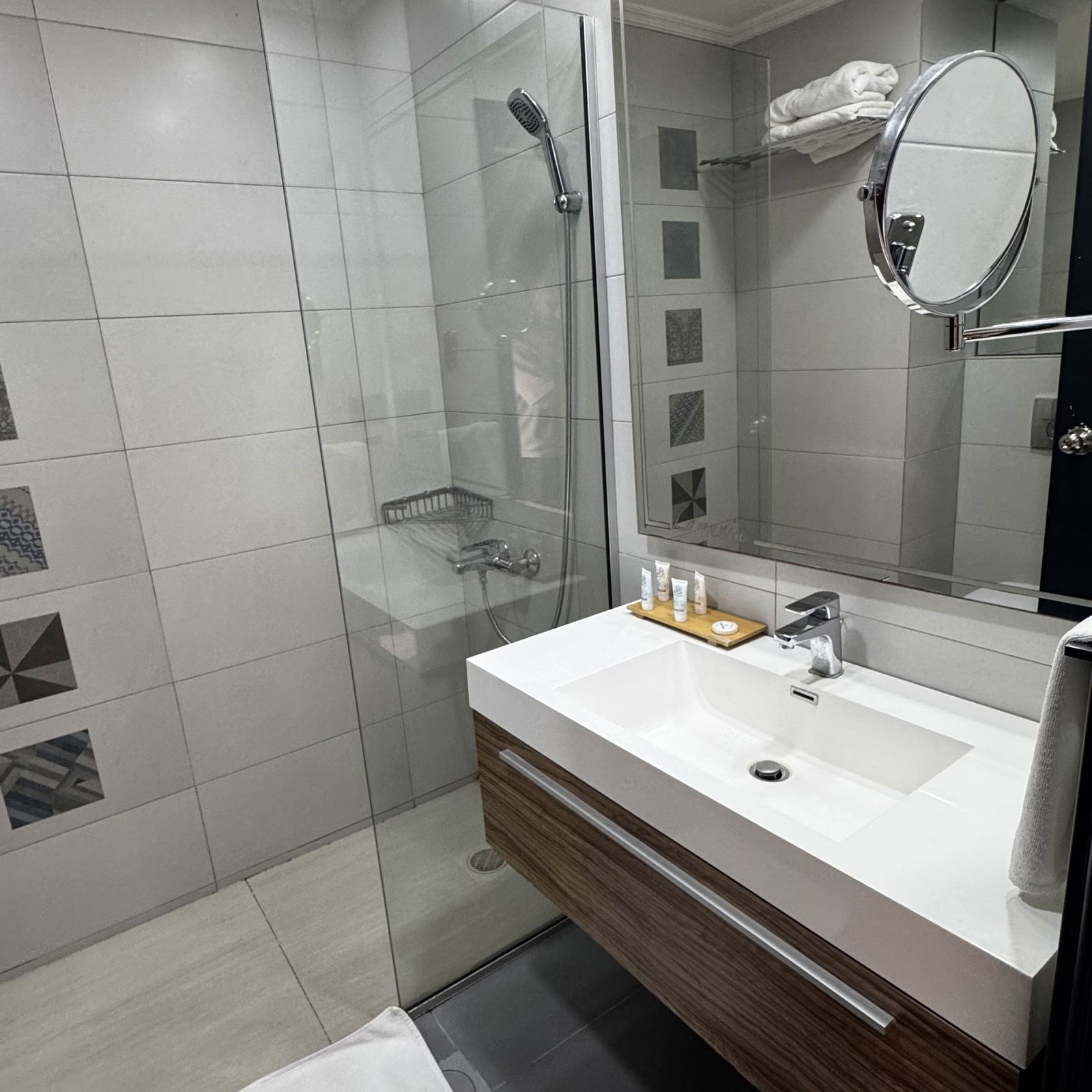 Hotel – Qalamoun, Tripoli