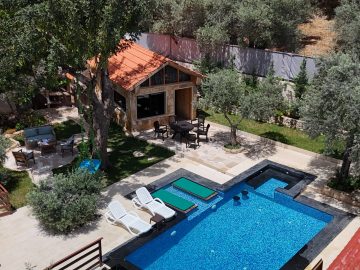 Guesthouse with Private Pool – Kfarmatta, Chouf