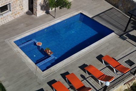 Chalet with Private Pool – Mazraat al Chouf