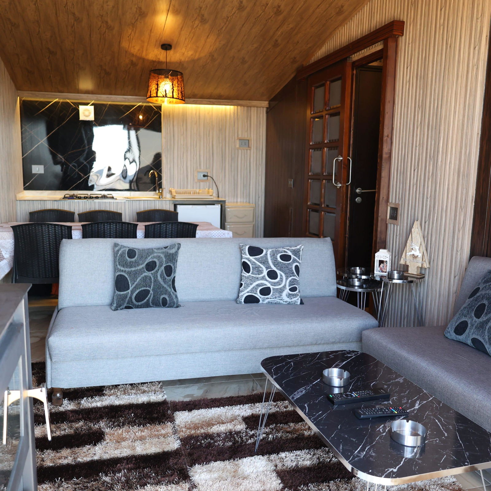 Huts – Faraya