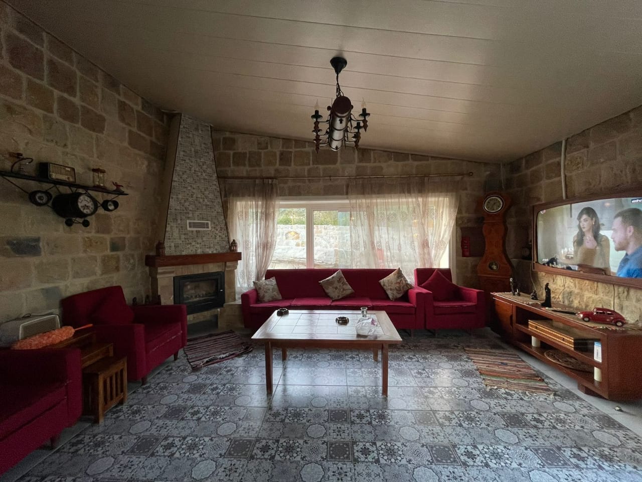 Chalet with a Private Pool – Ain w Zain, El Chouf