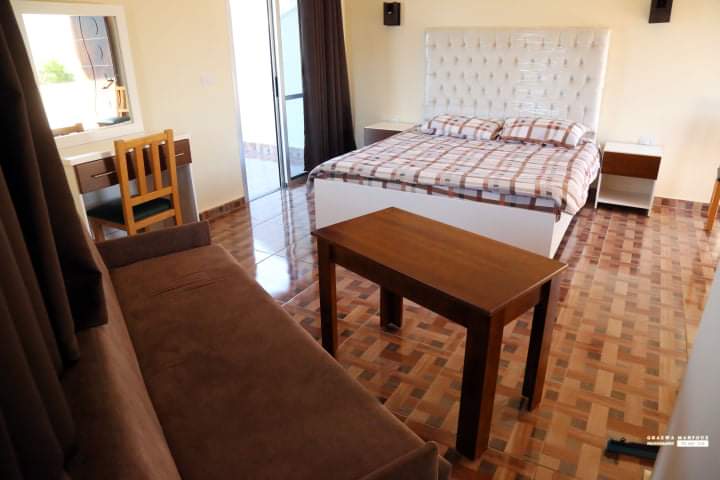 Room (1) in an Hotel – Akkar