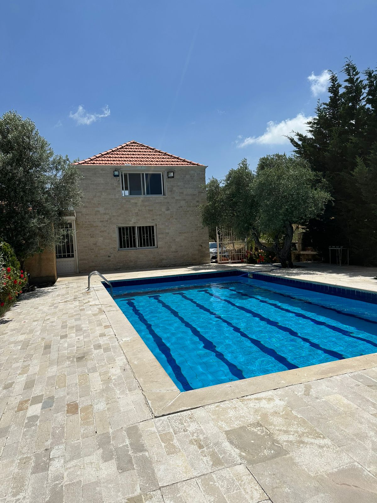 Chalet with Private Pool – Mazraat al Chouf