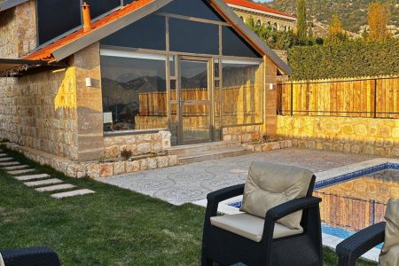 Uranus Chalet with Private Pool – Louaizeh, Jezzine