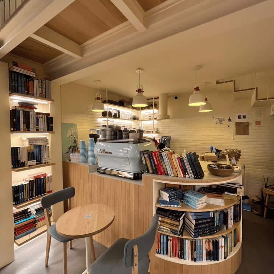 Curl Books & Coffee