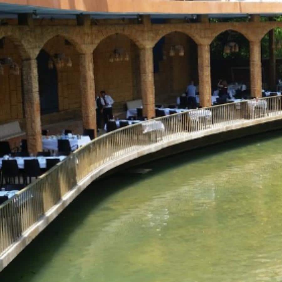 Al Bohsasa Restaurant