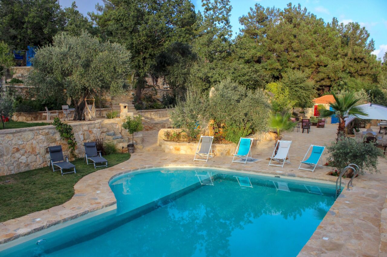 Guesthouse Two with Pool – Baaqline, Chouf