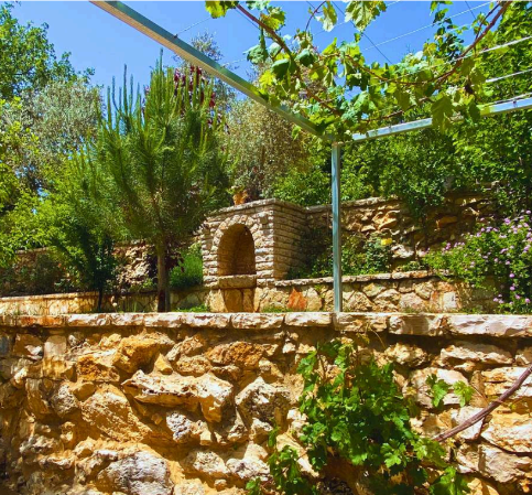 Two Guesthouses with Private Pool – Baaqline, Chouf