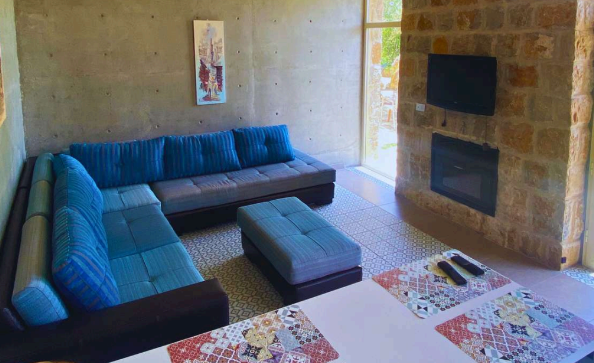 Guesthouse One with Pool – Baaqline, Chouf