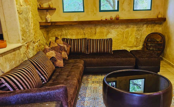 Guesthouse Two with Pool – Baaqline, Chouf