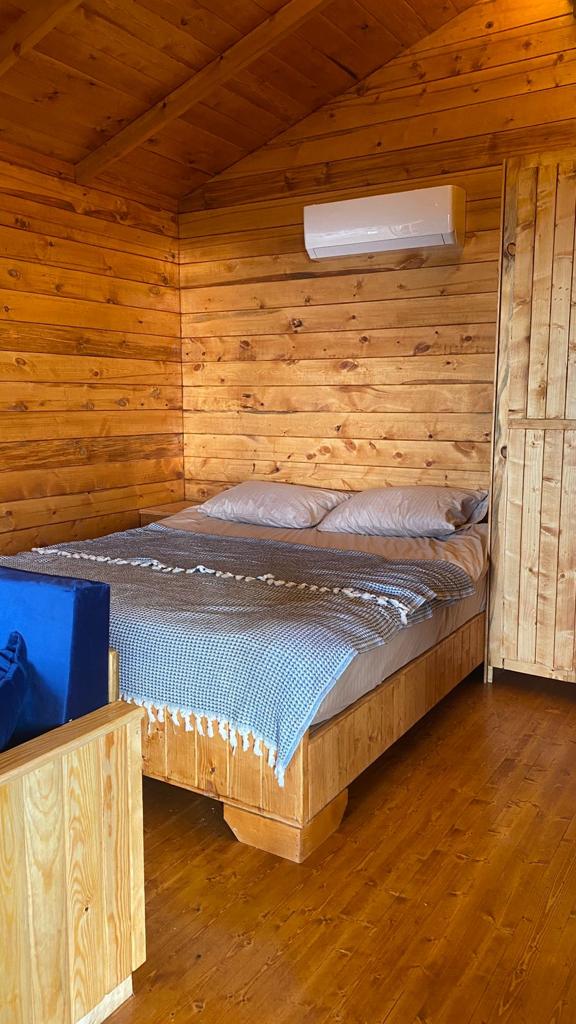 Blue Jay Wooden Cabin – Mazboud, el Chouf