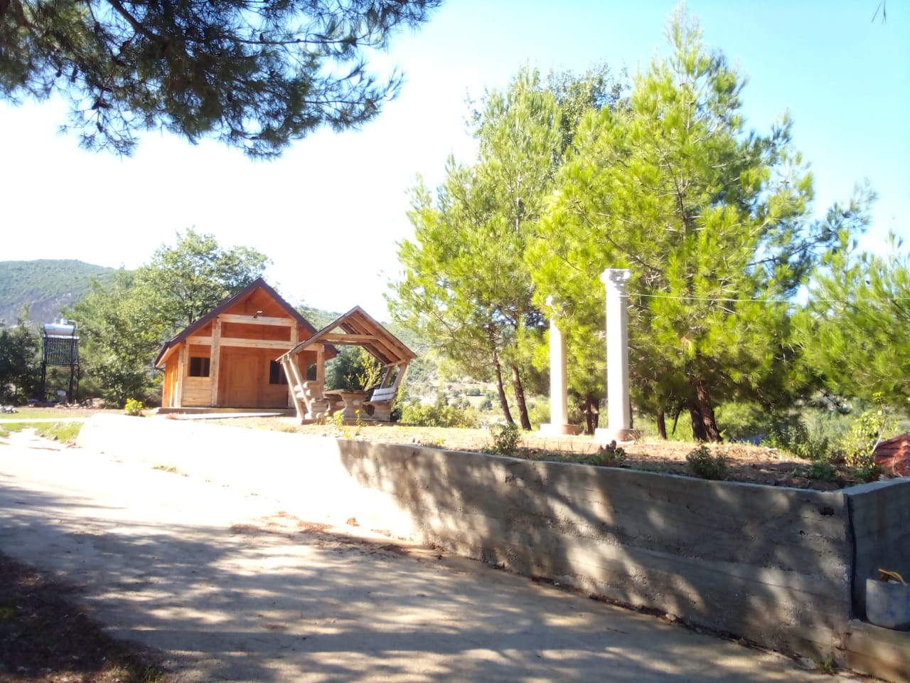 Wooden Bungalow (1)– Oudin, Andqet