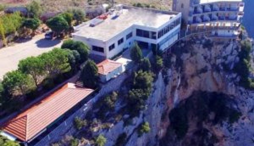 Room (9) in an Hotel – Akkar