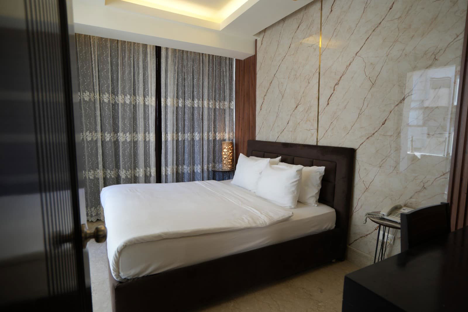 Deluxe suite in a Hotel – Ain el Mreisseh, Beirut