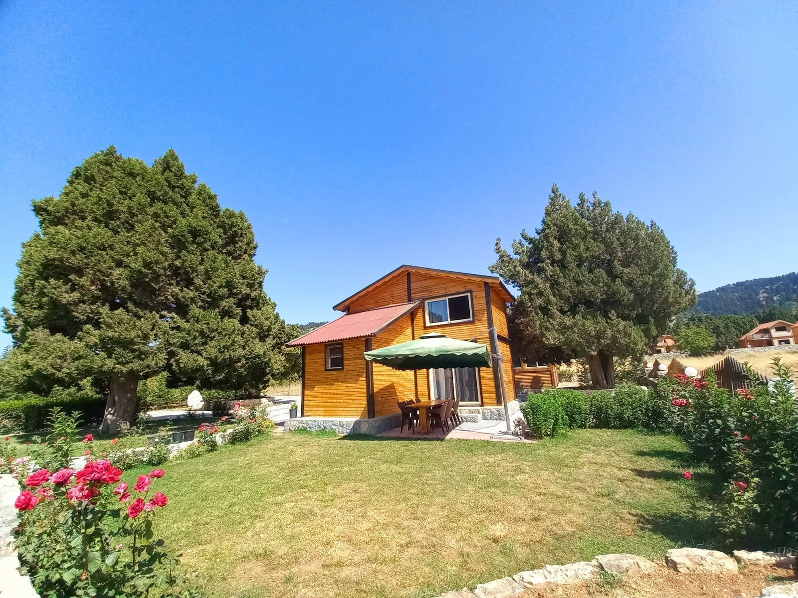 Small Wooden Chalet (2) – Qammoua, Akkar