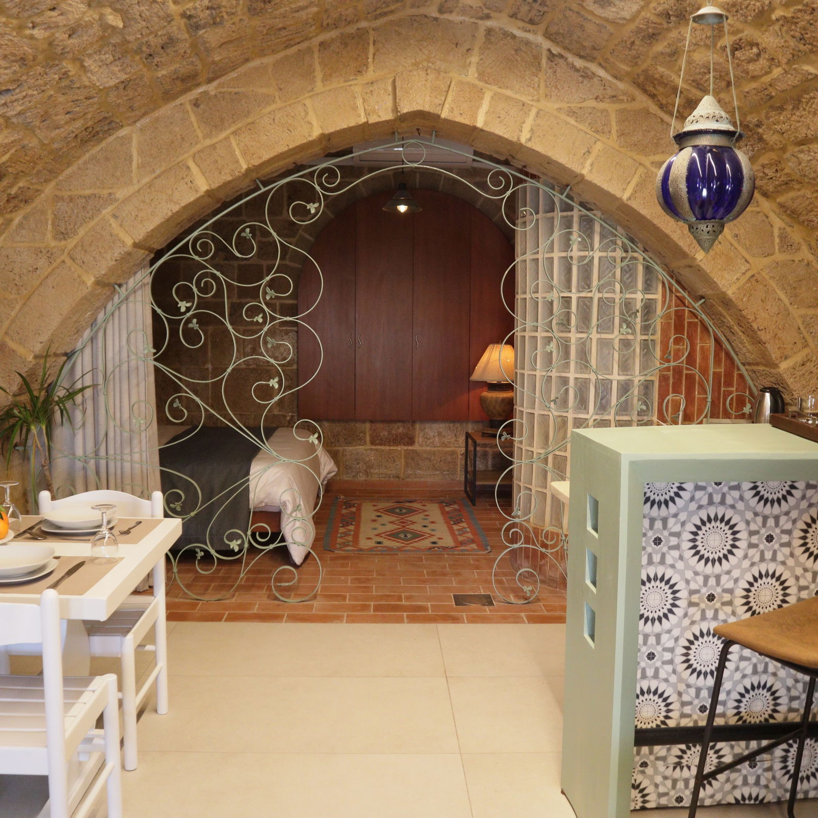 CADMUS in an Authentic Guesthouse – Byblos