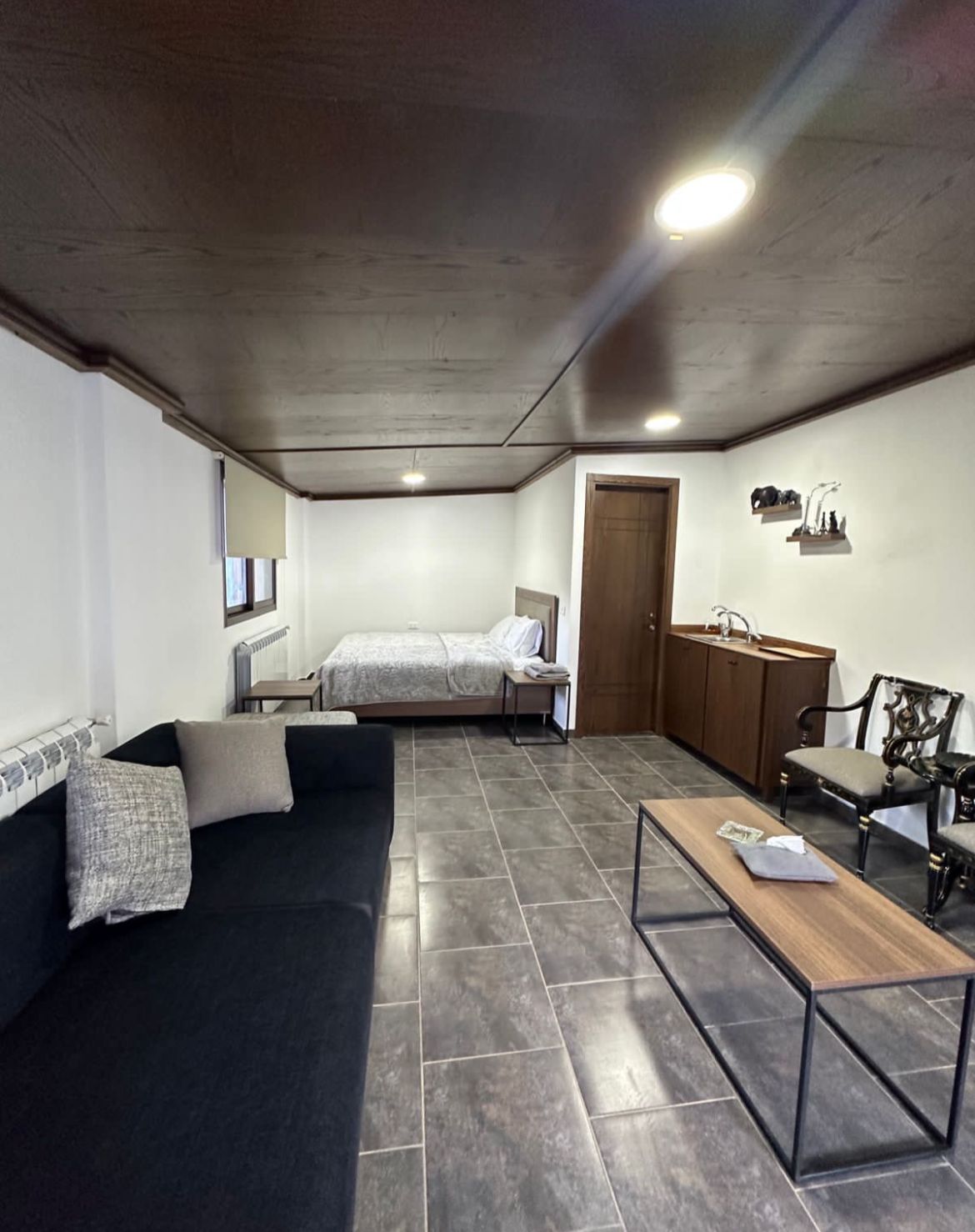 Room #10 (3 people) – Oyoun Orghosh