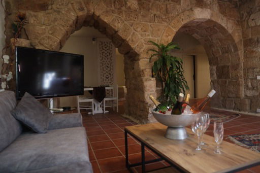 ASHMUN in an Authentic Guesthouse – Byblos