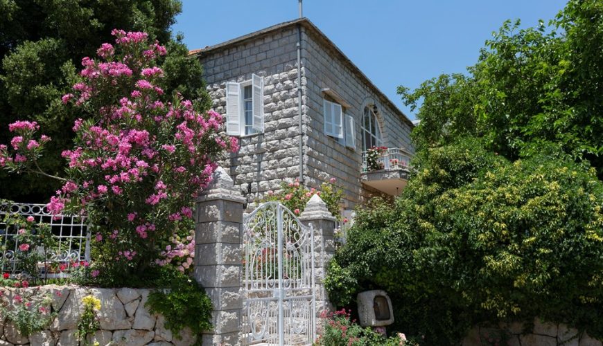 Royal Room in a Guesthouse – Qlayaat, Keserwan