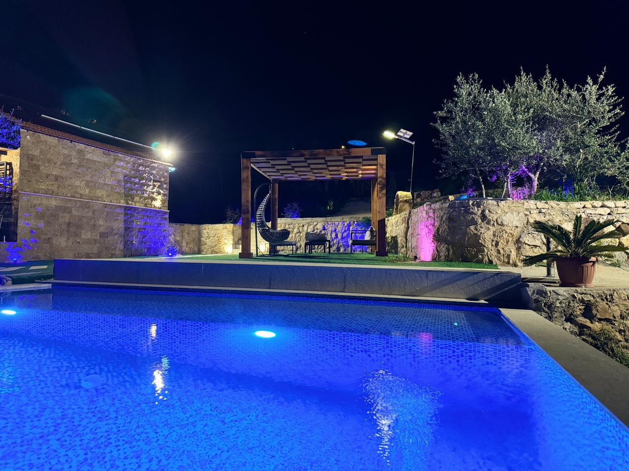 Guesthouse with Pool – Daqqoun, Chouf