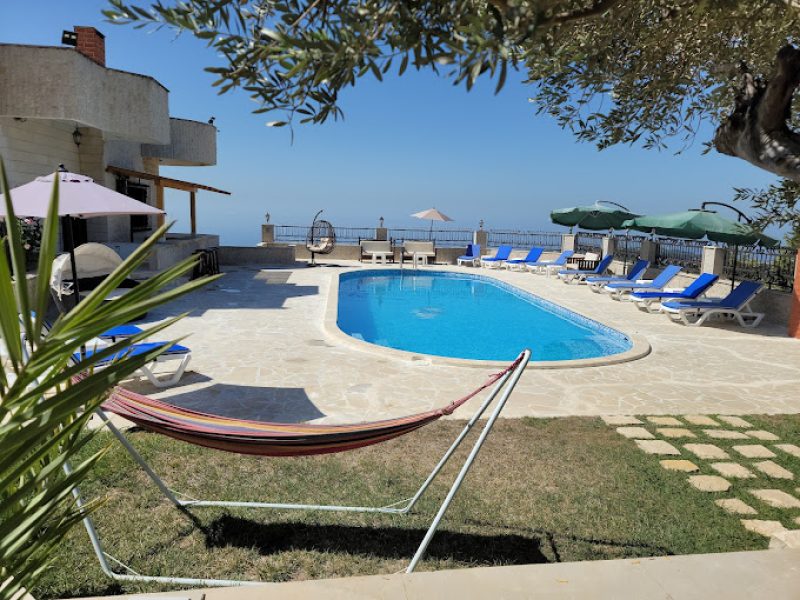 Bouli Cabin with Shared Pool – Aabdelli,  Batroun