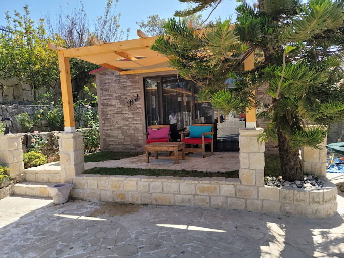 Four Cabins with the Private Pool – Aabdelli,  Batroun