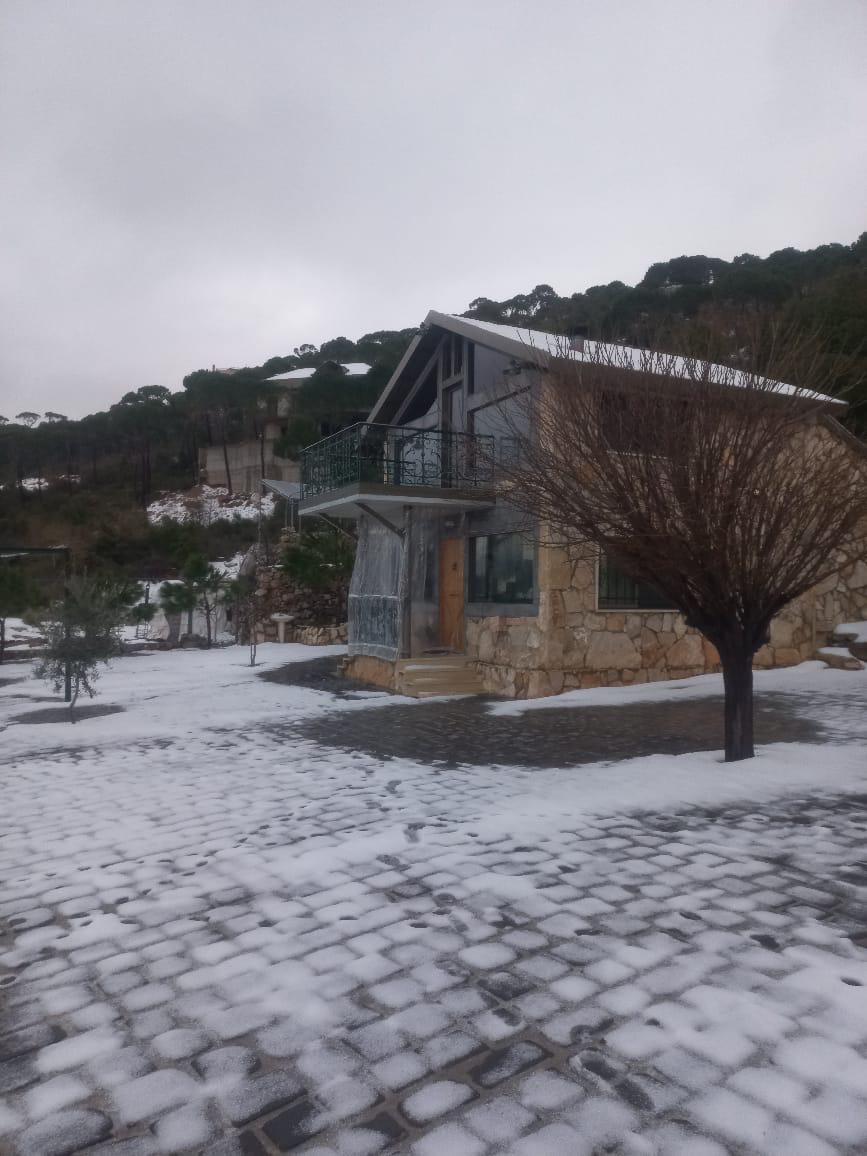 Stone House with Pool – Qornayel, Baabda