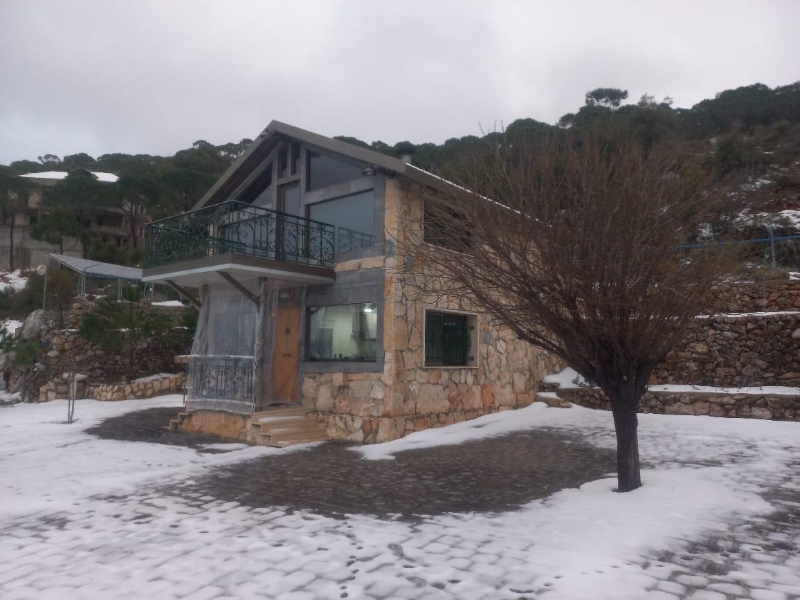 Stone House with Pool – Qornayel, Baabda