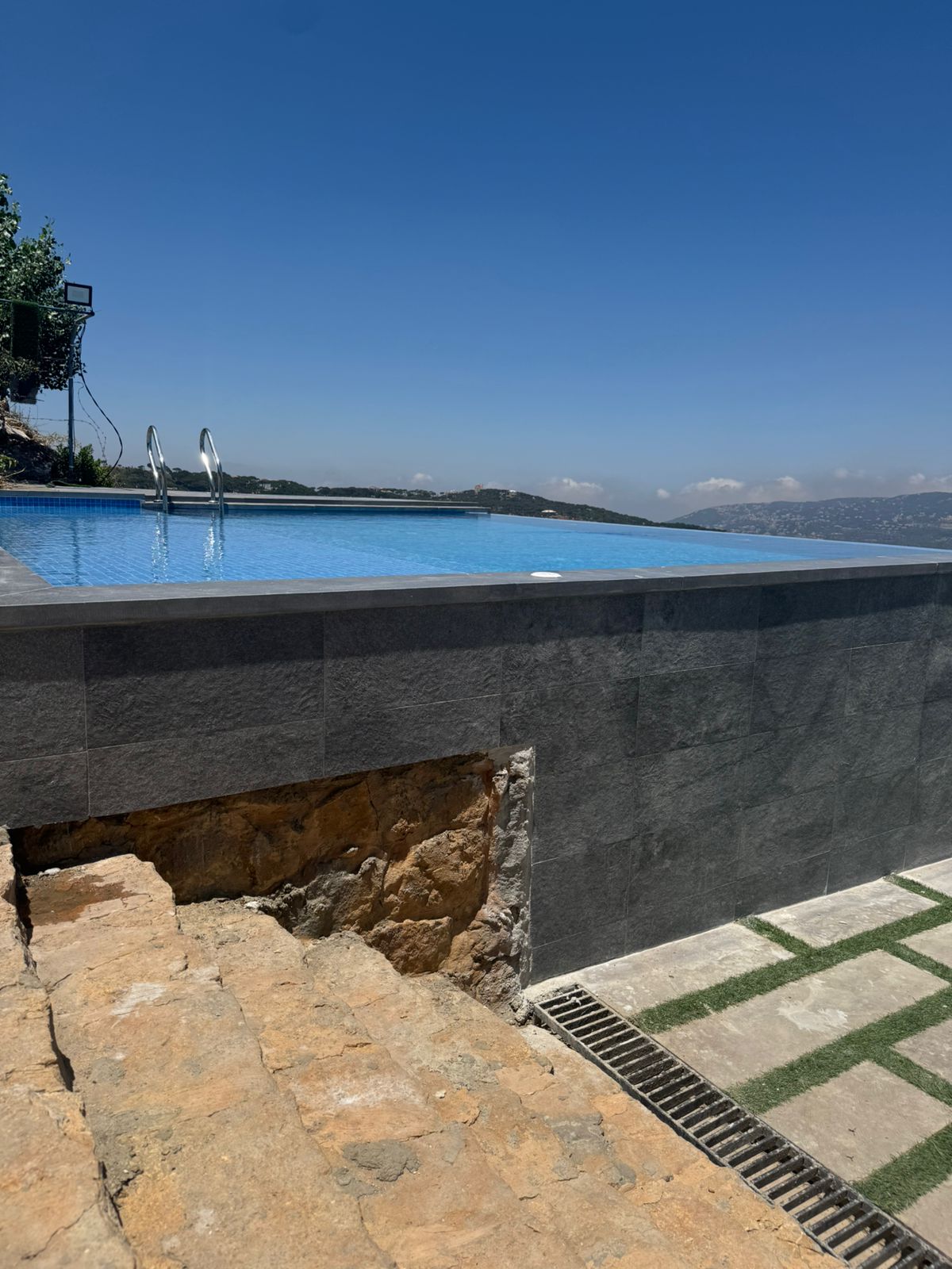 Stone House with Pool – Qornayel, Baabda